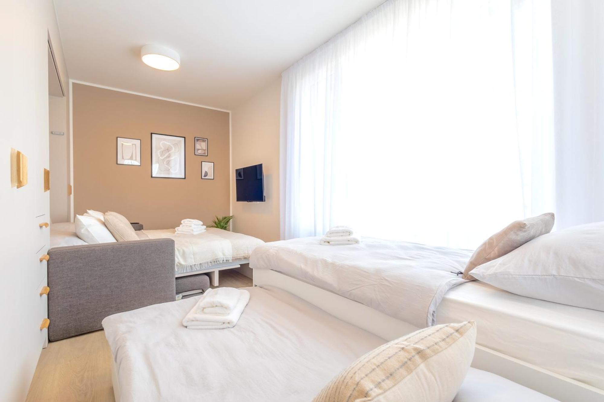 Ferienwohnung Bright 2Br - 4Th Floor, Balcony, Free Parking By Gravity Prag Exterior foto