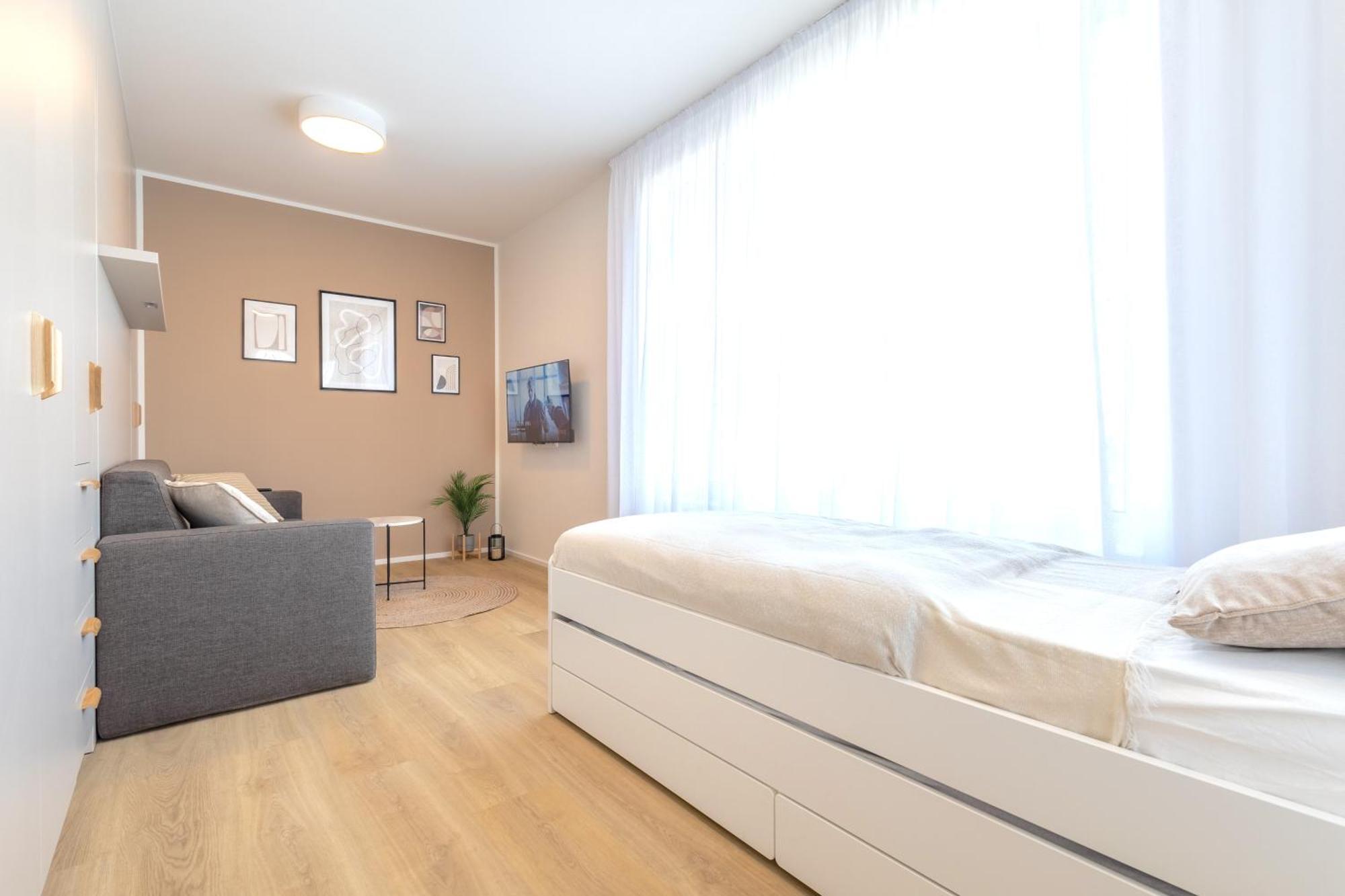Ferienwohnung Bright 2Br - 4Th Floor, Balcony, Free Parking By Gravity Prag Exterior foto