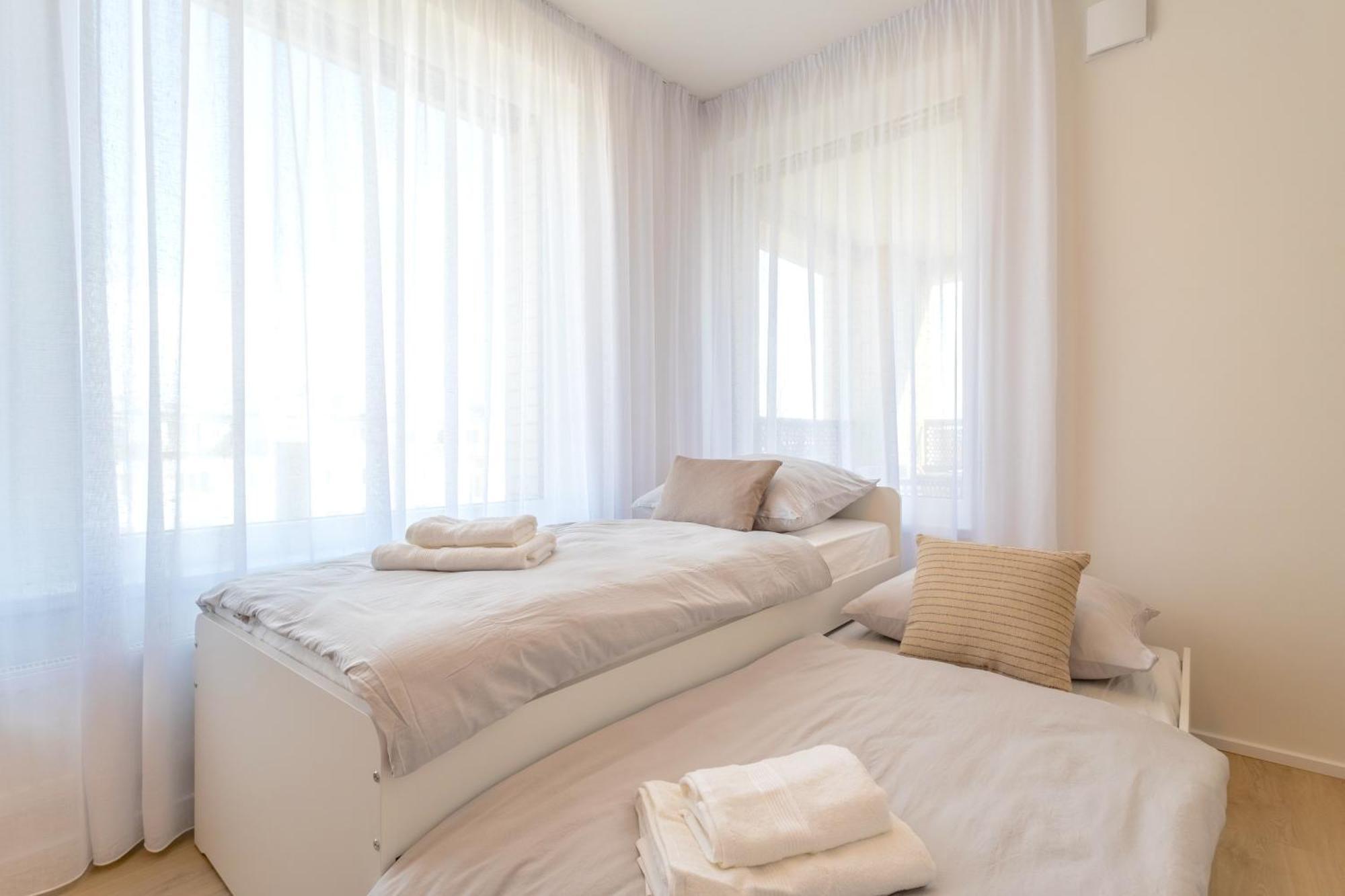 Ferienwohnung Bright 2Br - 4Th Floor, Balcony, Free Parking By Gravity Prag Exterior foto