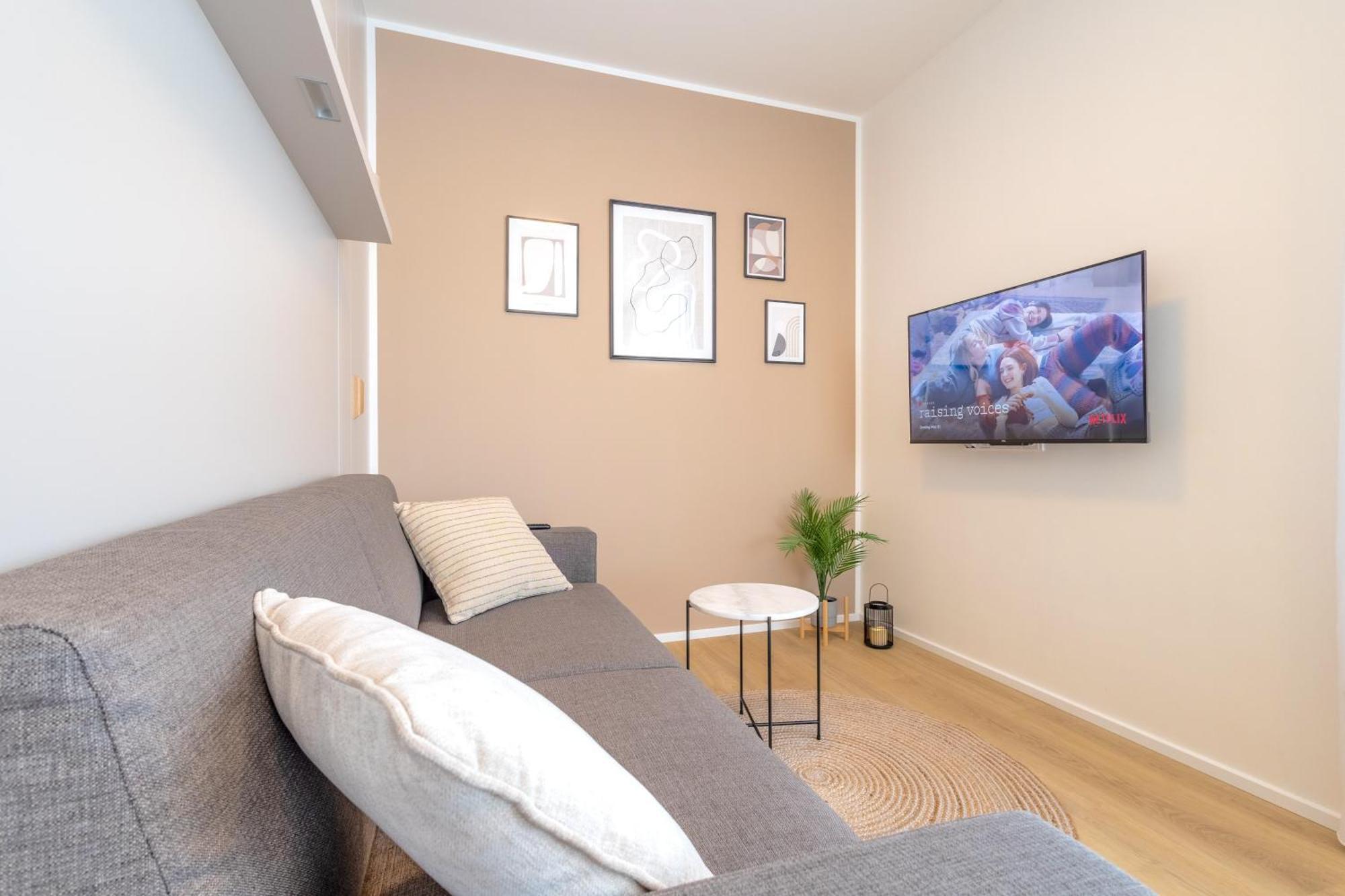 Ferienwohnung Bright 2Br - 4Th Floor, Balcony, Free Parking By Gravity Prag Exterior foto