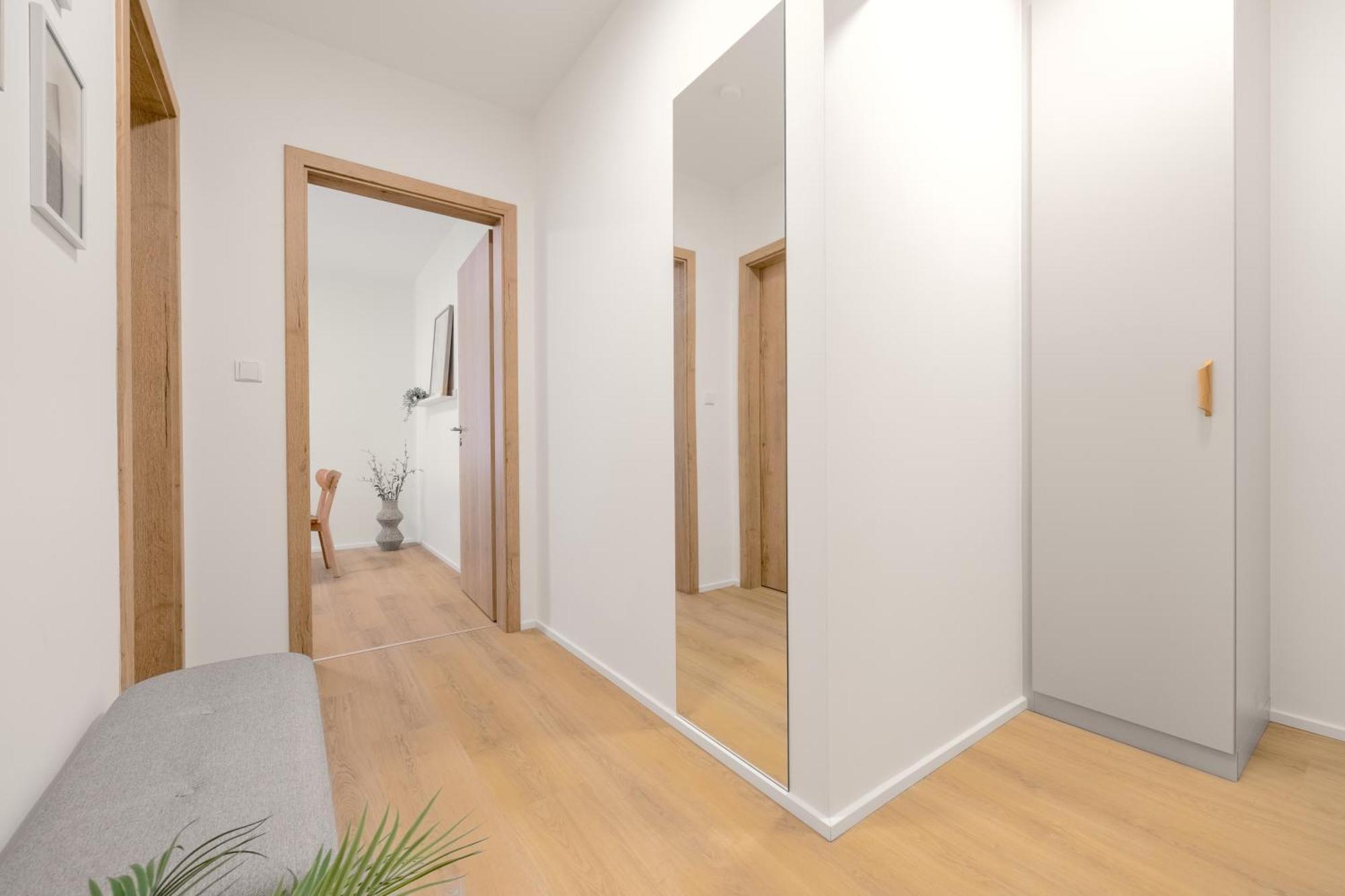 Ferienwohnung Bright 2Br - 4Th Floor, Balcony, Free Parking By Gravity Prag Exterior foto